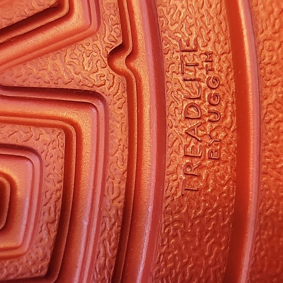 NWOB UGG Neumel Suede Lace-Up Round Toe Chukka Boot Men's US 6 Women's US 7 Red - Picture 14 of 17